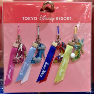 シンデレラ、白雪姫、ラプンツェル、アリエル、ベルの5種類のプリンセスのストラップです^^